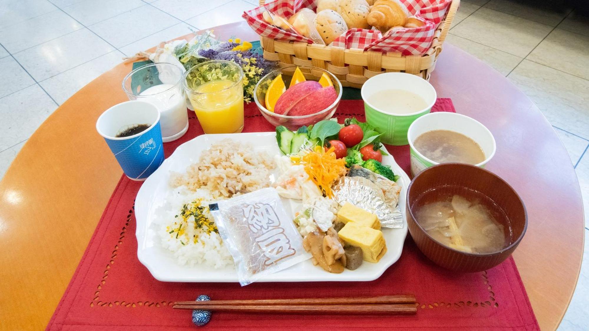 Toyoko Inn Hokkaido Asahikawa Ekimae Ichijo Dori Eksteriør bilde
